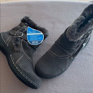 Baretrap Boots. BRAND NEW